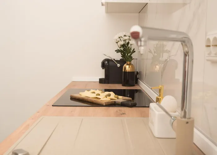 Life Apartman *