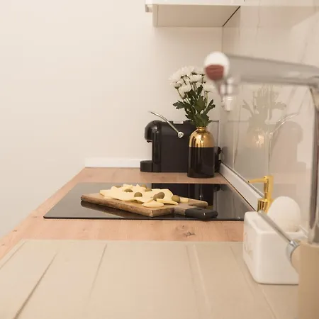 Life Apartment *